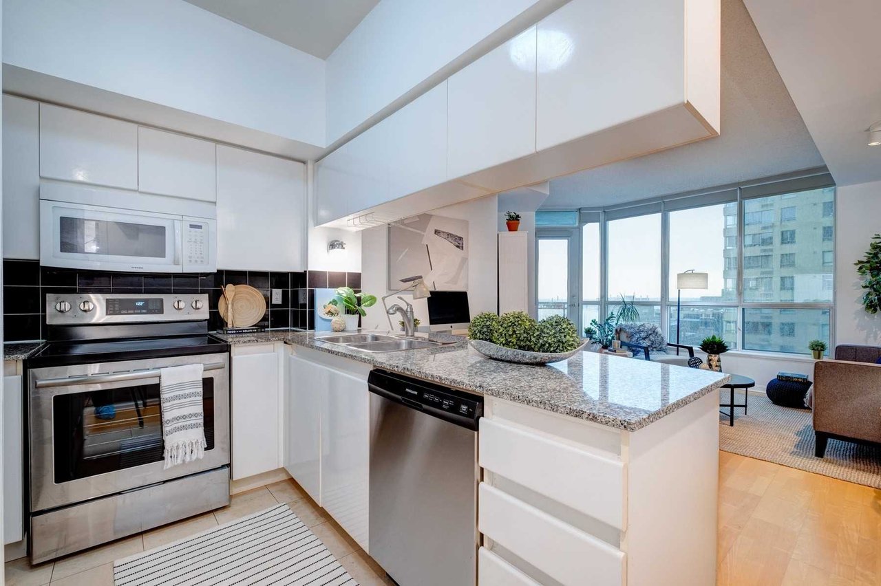 230 Queens Quay W, Ste 222