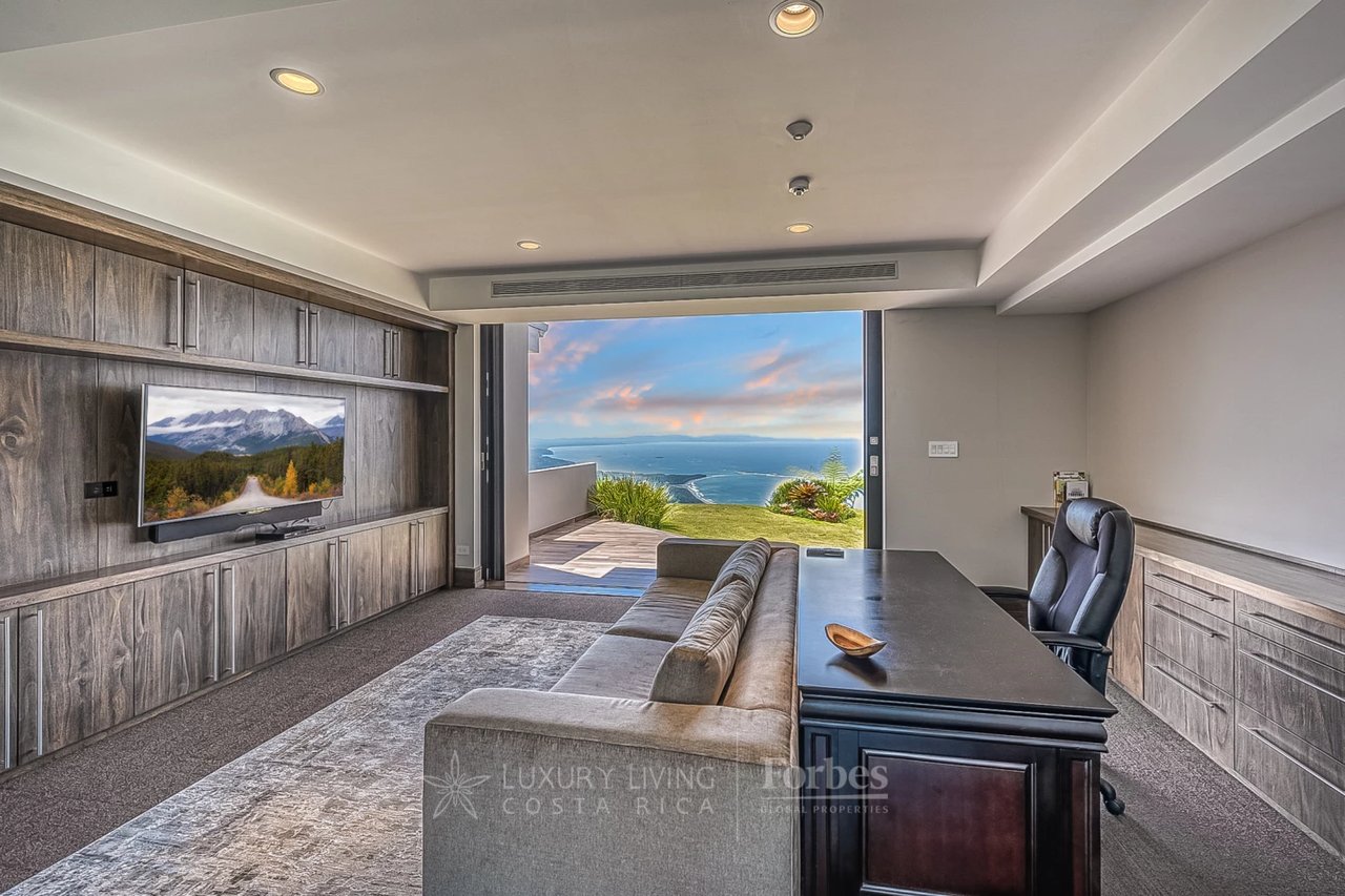 6575 - Dominical Contemporary Mansion