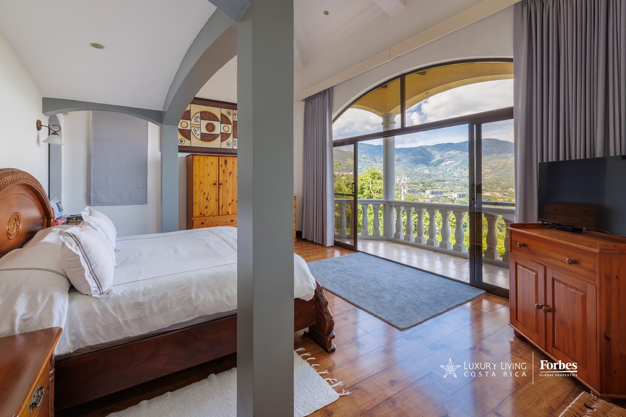 21471 - Luxury colonial house with 4 bedrooms, office, terrace and pool