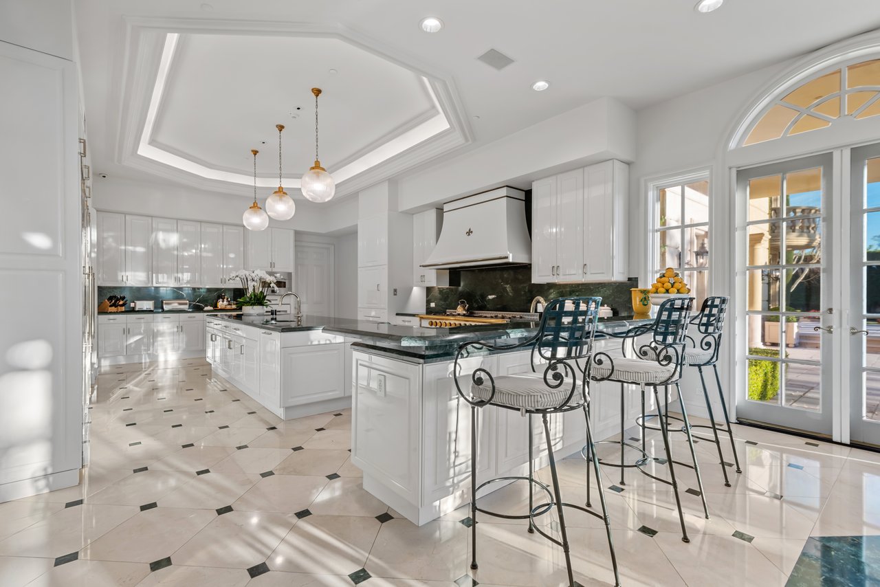 996 Vista Ridge Lane