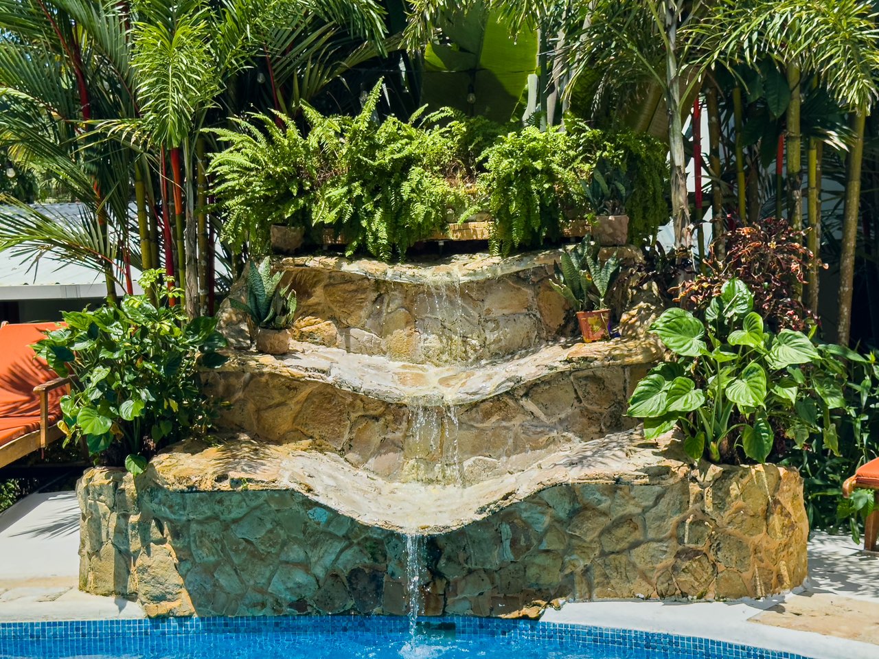 22 Unit Tropical Boutique Hotel steps from Manuel Antonio Park & Beach