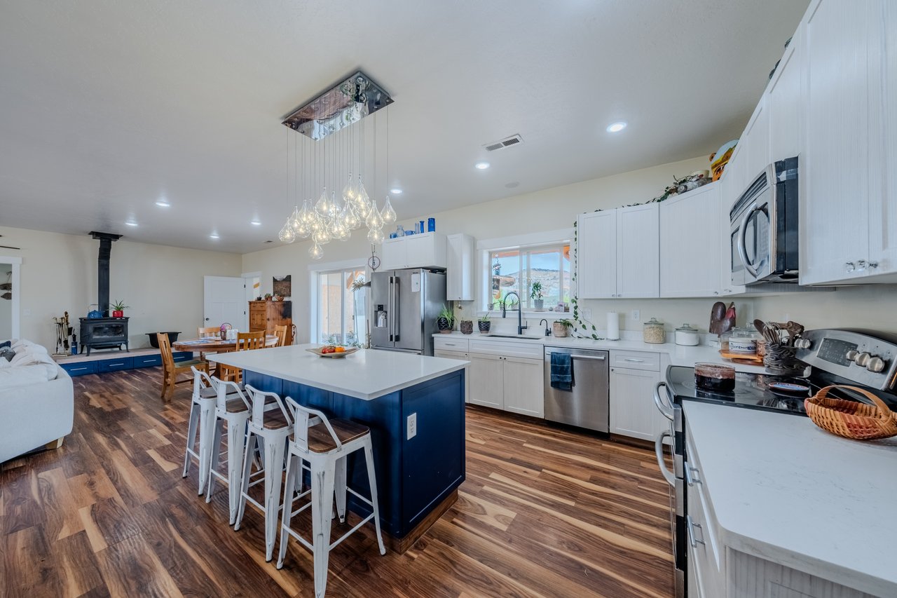 7395 N Johnson Canyon