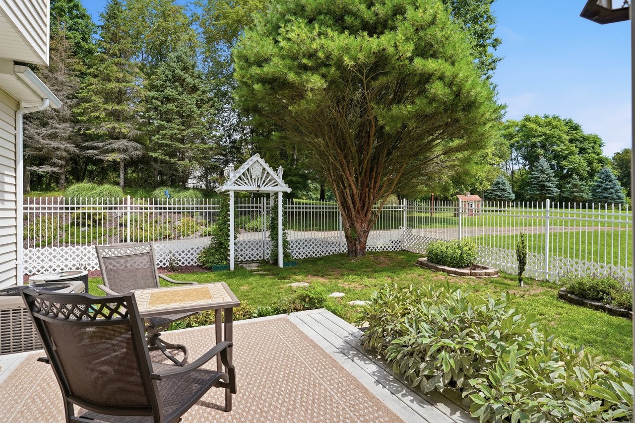 Picture-Perfect Country Living