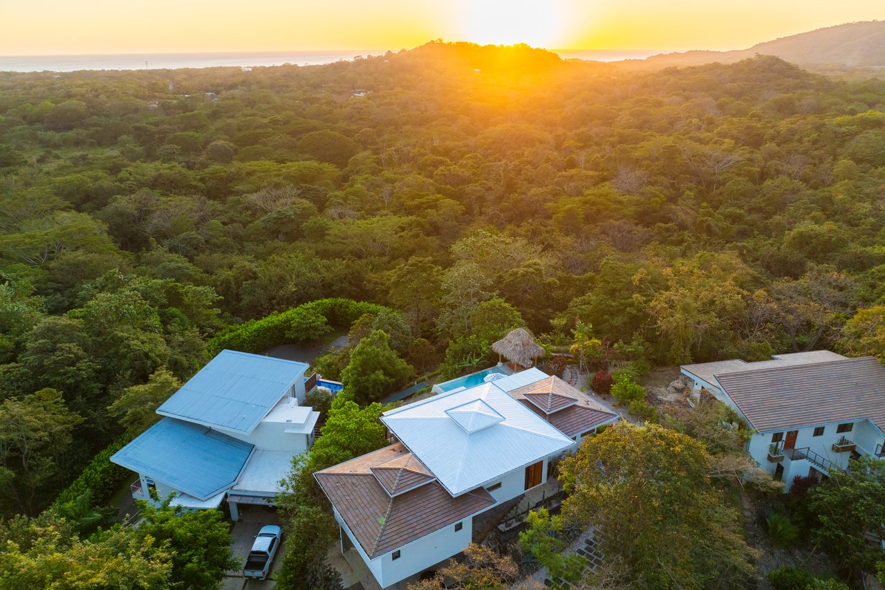 Casa Salinas – 3 beds ocean view home in playa grande