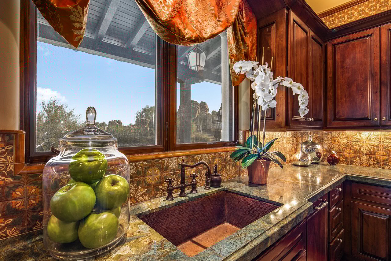 7311 E ARROYO HONDO Road