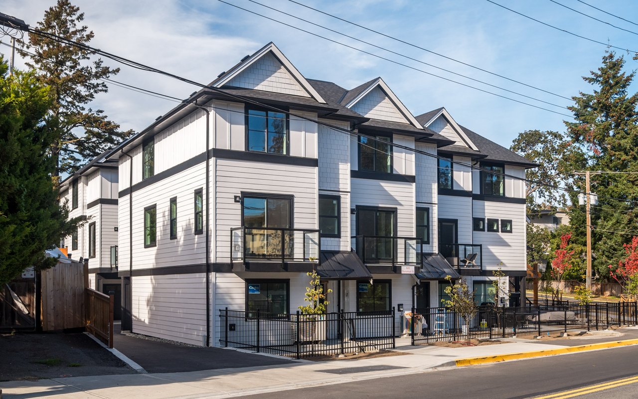 West Bay Crest - Esquimalt