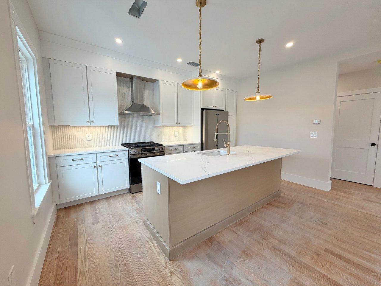 16 Harbor View Street