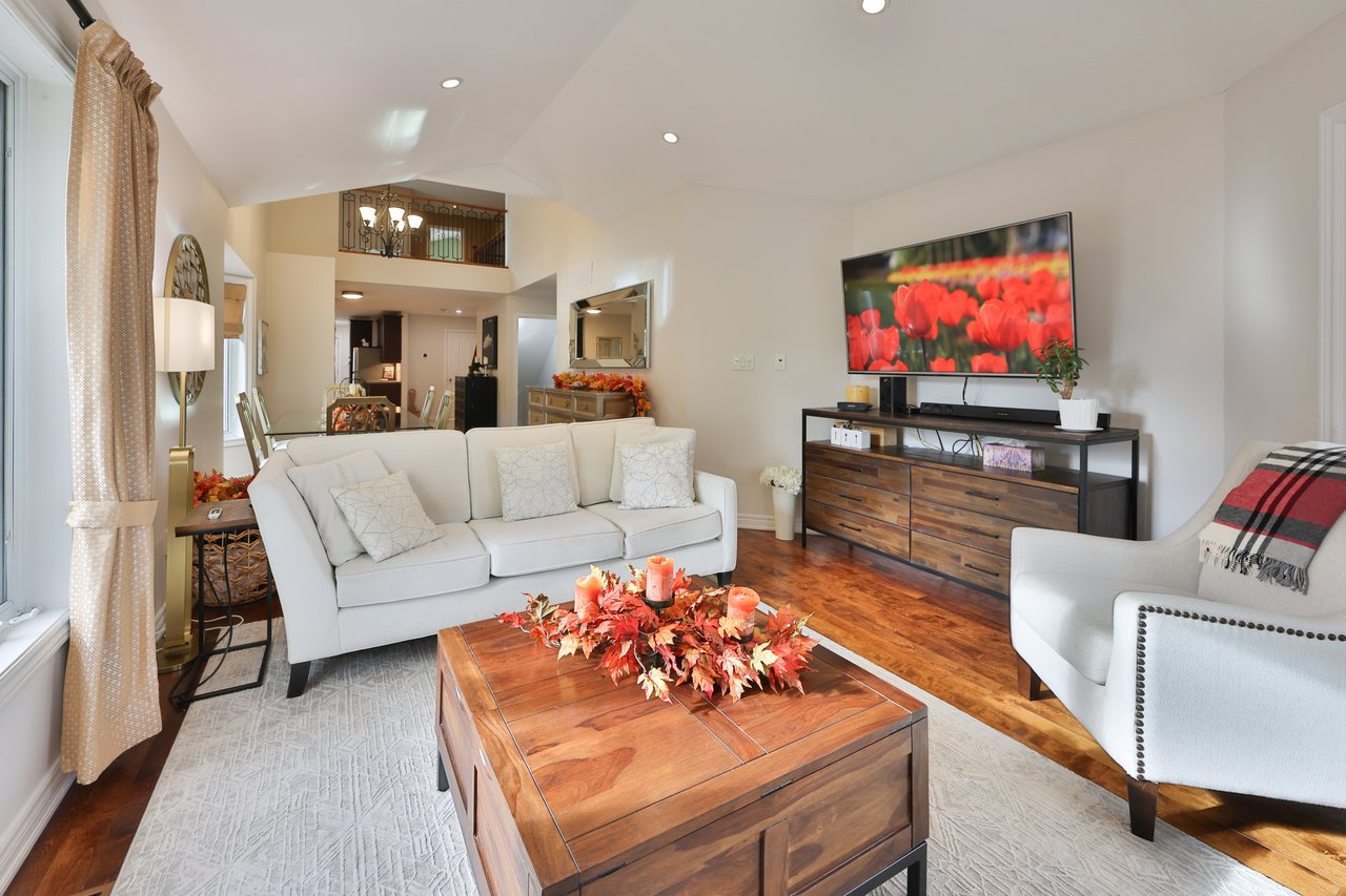 2304 Sovereign Street, Oakville