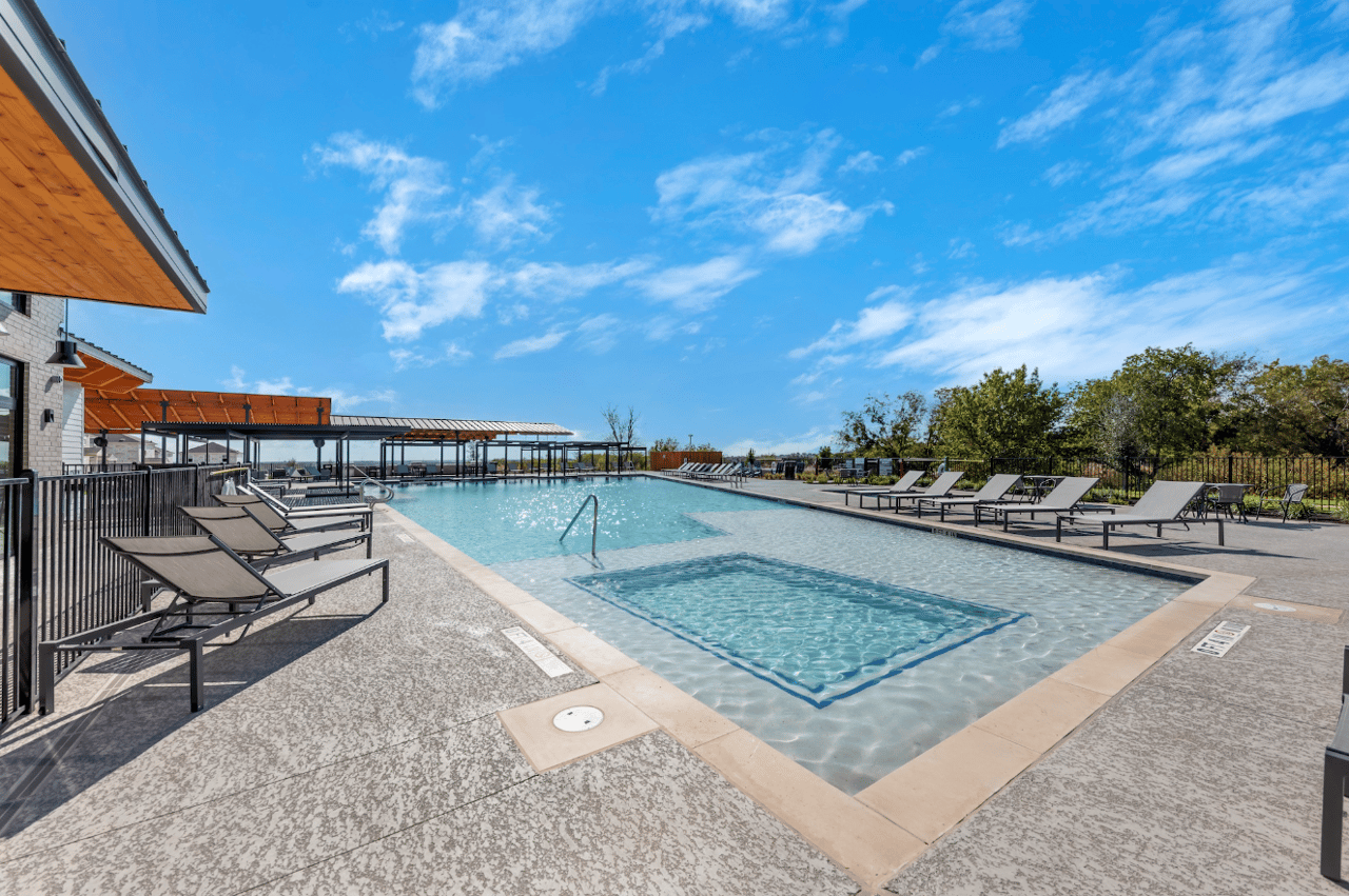 Move In by 12/31 up to 8 WEEKS FREE + $1500 Gift Card!