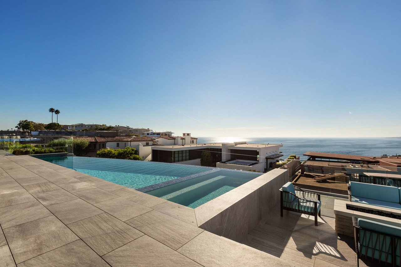 17 Coral Cove Way