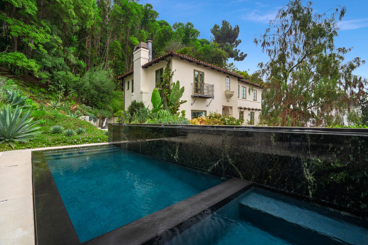 7939 Hillside Ave, Hollywood Hills