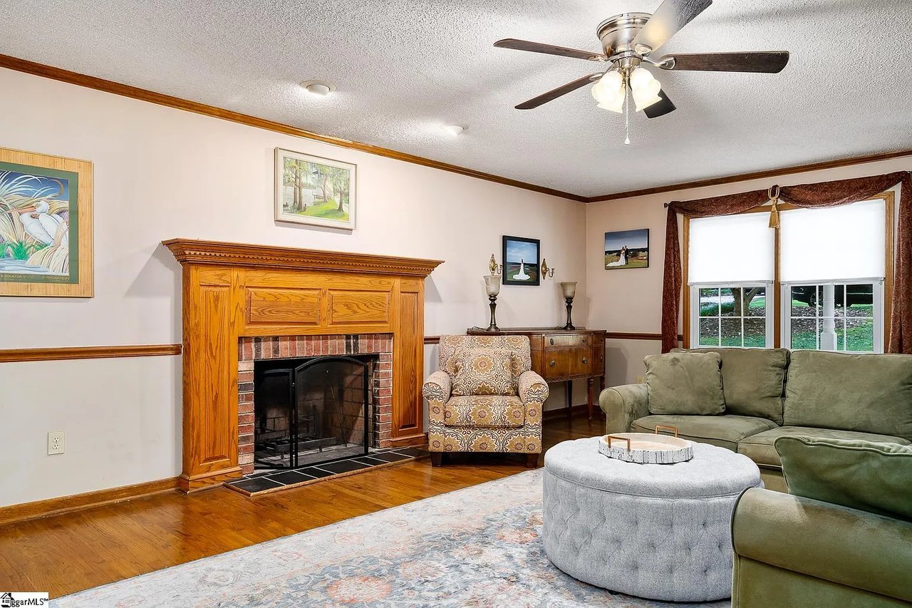 206 Quail Run Cir