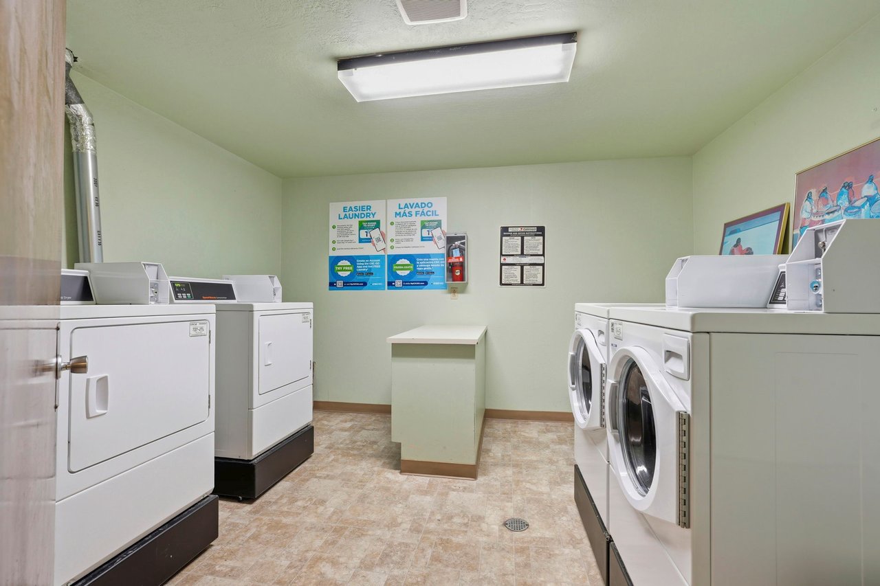 407 Orange St 206