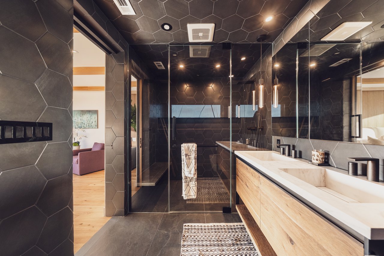 1235 N Kenter Ave, Brentwood