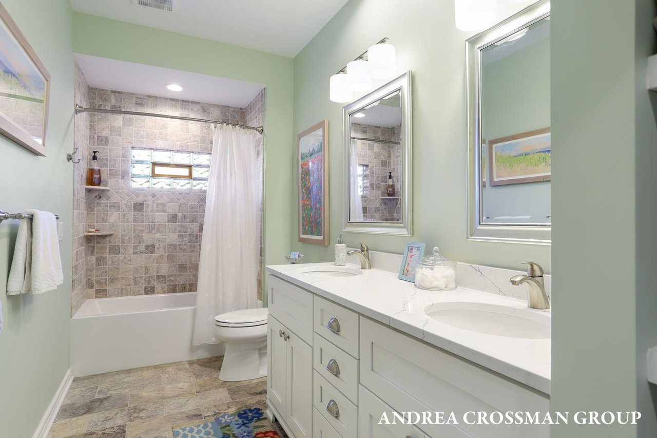 9565 Whispering Sands Dr