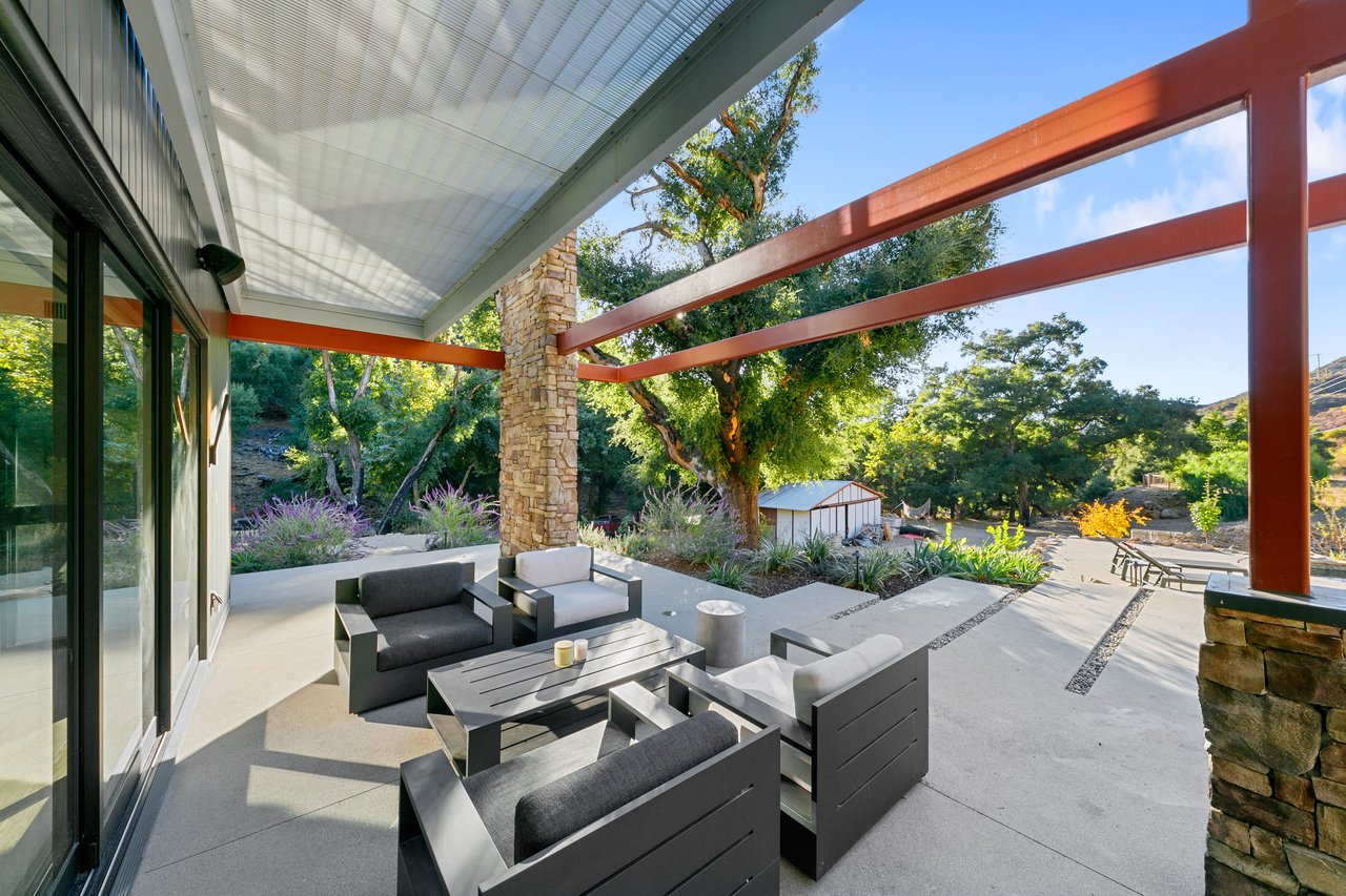 Extraordinary Modern Farmhouse 