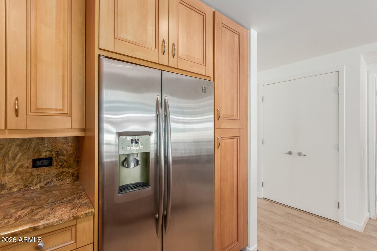 7161 E Rancho Vista Dr, #2015