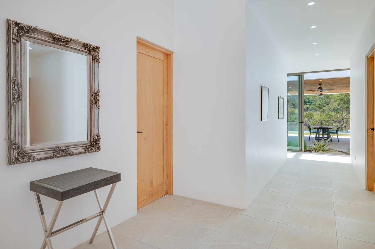 Finca Hermosa | Modern 3BR Luxury Villa with Infinity Pool in Exclusive Finca Panama Community