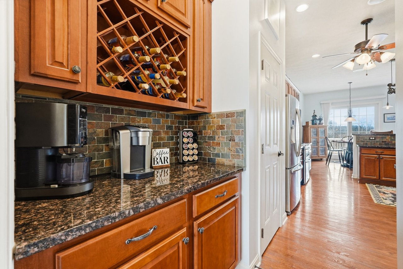 EXCLUSIVE LISTING  -  1234 Newbury Highland