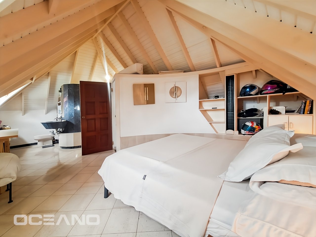 3 bedrooms Townhouse + Studio 