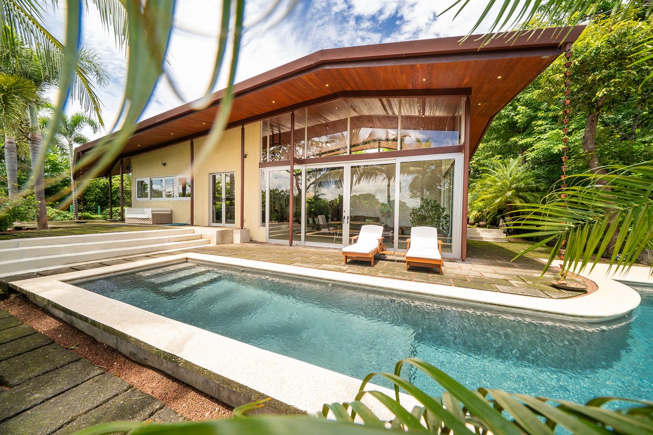 V-Sylvie Rancho Villa | Tropical Villa with Pool and Panoramic Views near Tamarindo