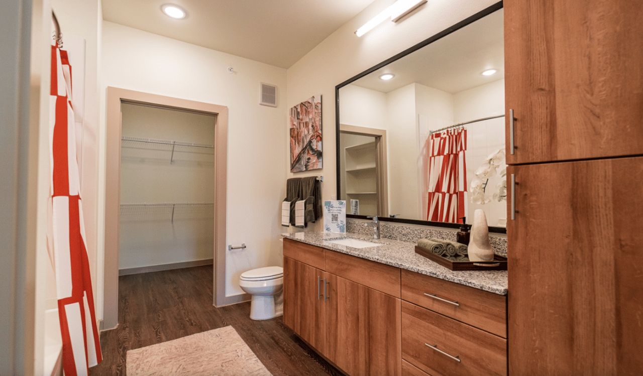 8 weeks free PLUS $750 when you look & lease!