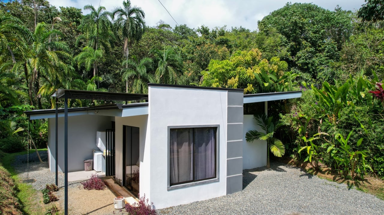Charming Playa Hermosa Retreat – Your Tropical Paradise Awaits!
