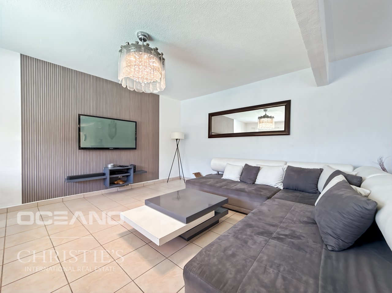 Spacious 3-Bedroom Villa + Studio – OYSTER POND