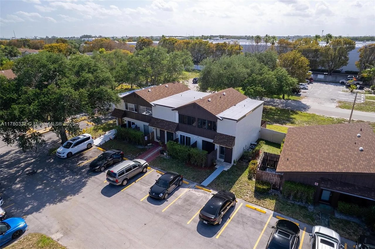 3200 NW 5th Ter Apt 33