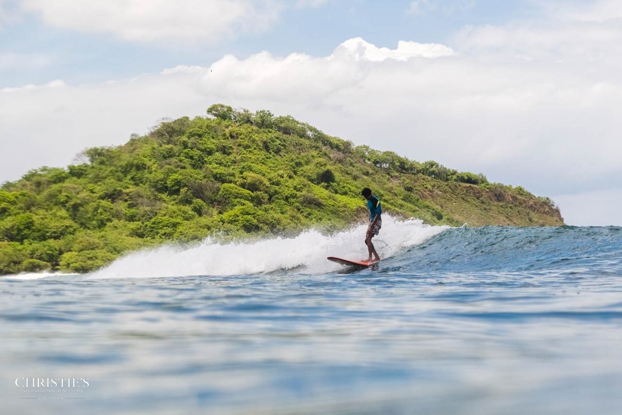 Mandla Boutique Coastal Retreat with World-Class Surf