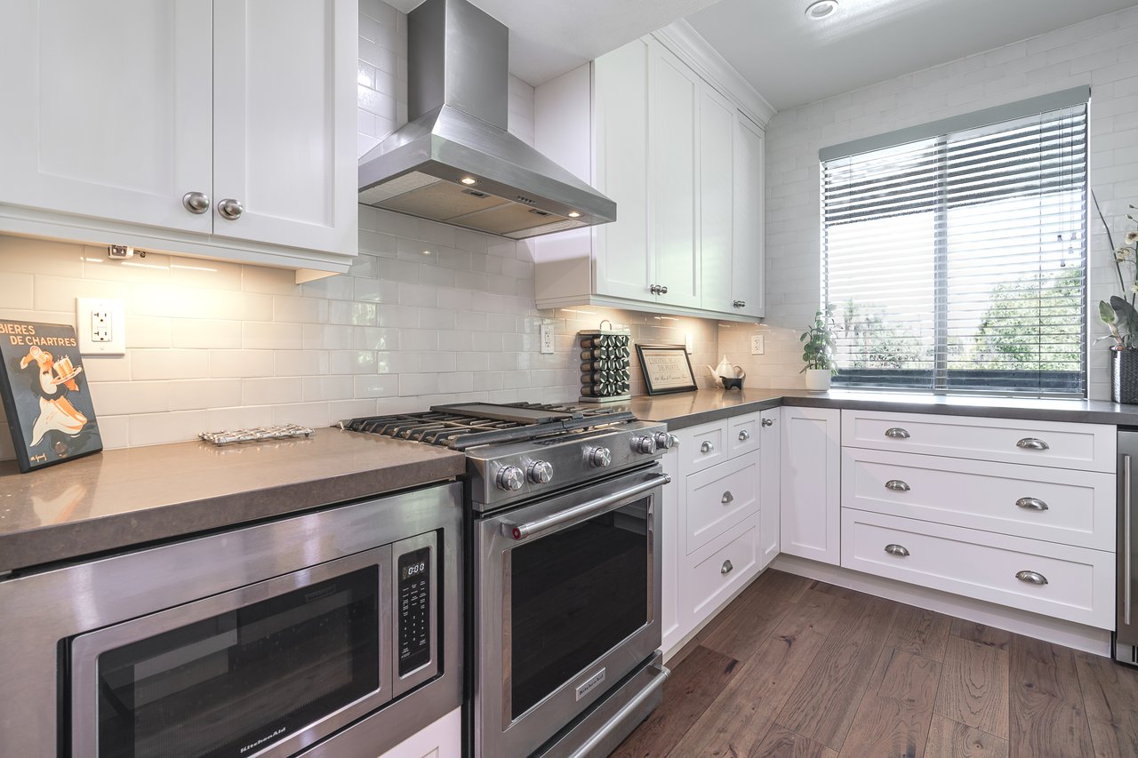 11322 Camarillo #201