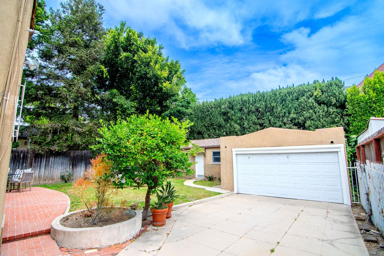 616 Lillian Way