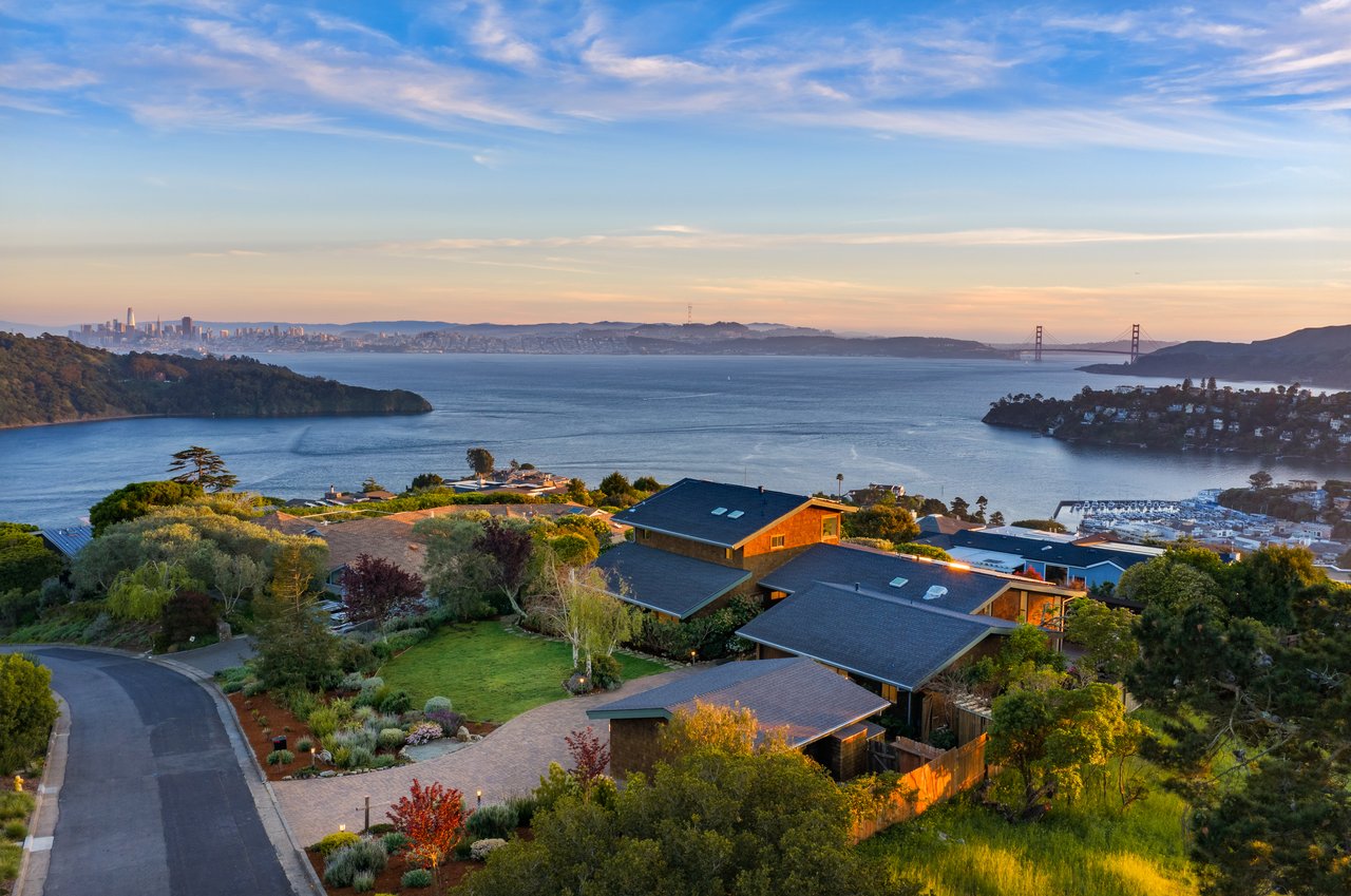 Sweeping Views of San Francisco and the Golden Gate Bridge