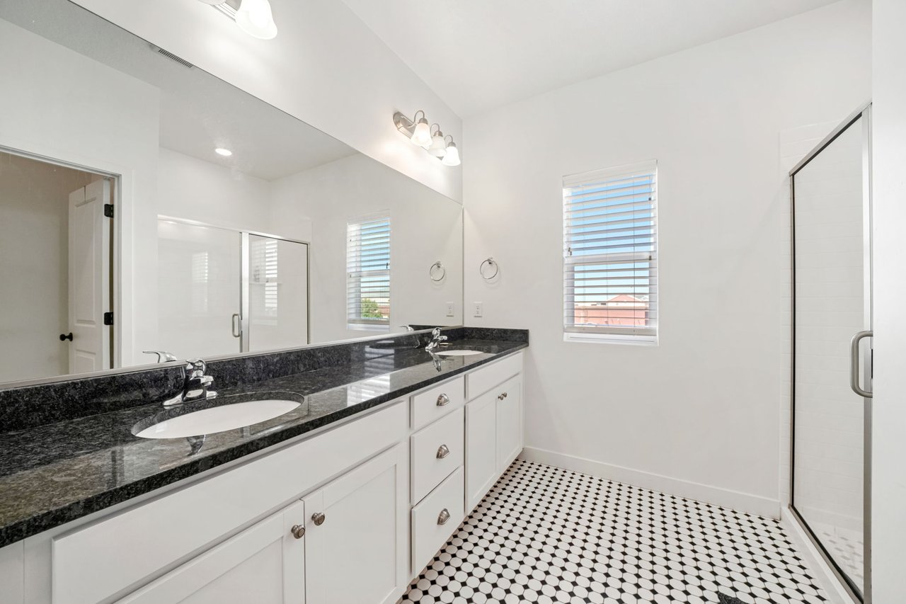 4696 W Camellia N