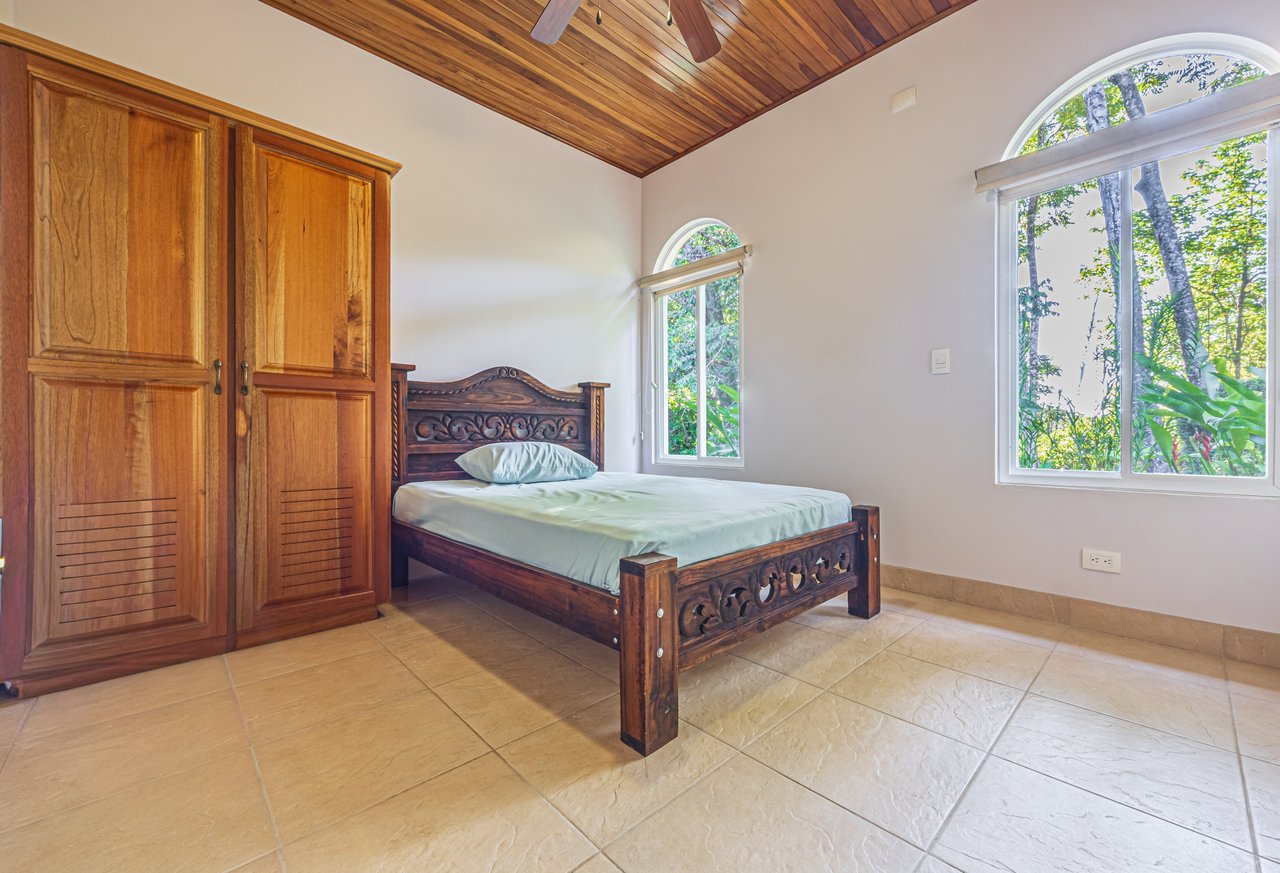 Elegant 3 Bedroom + Office Jungle Home in Puesta Del Sol, Ojochal