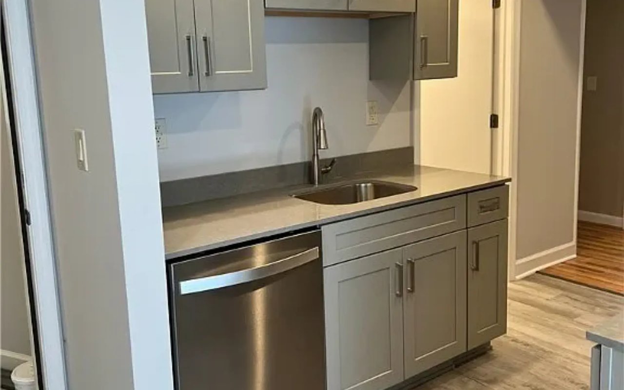408-12 Hillview Pl