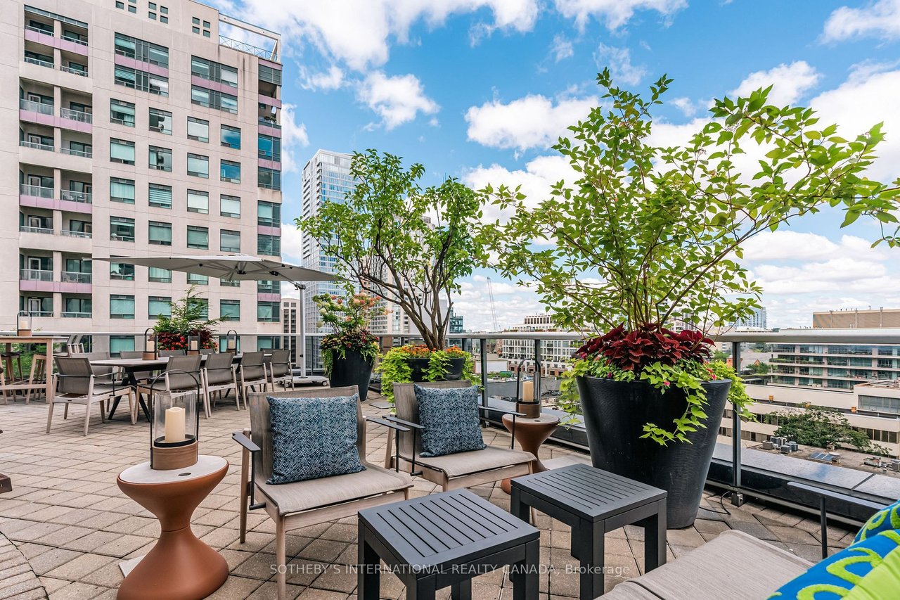 PERFECT SUITE IN YORKVILLE