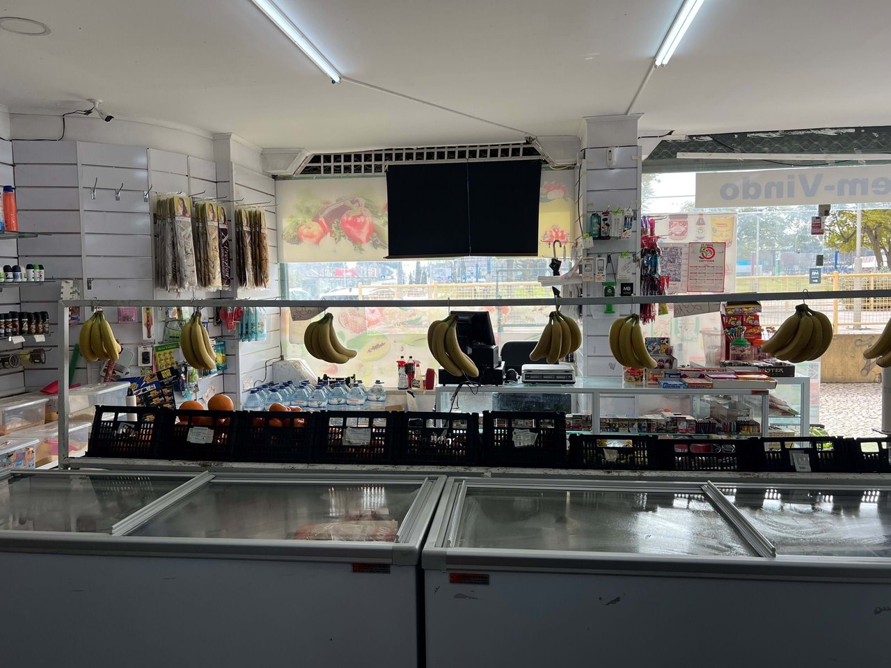 Prime Commercial Space Near Lisbon – Tenant in Place – 5% Annual Return