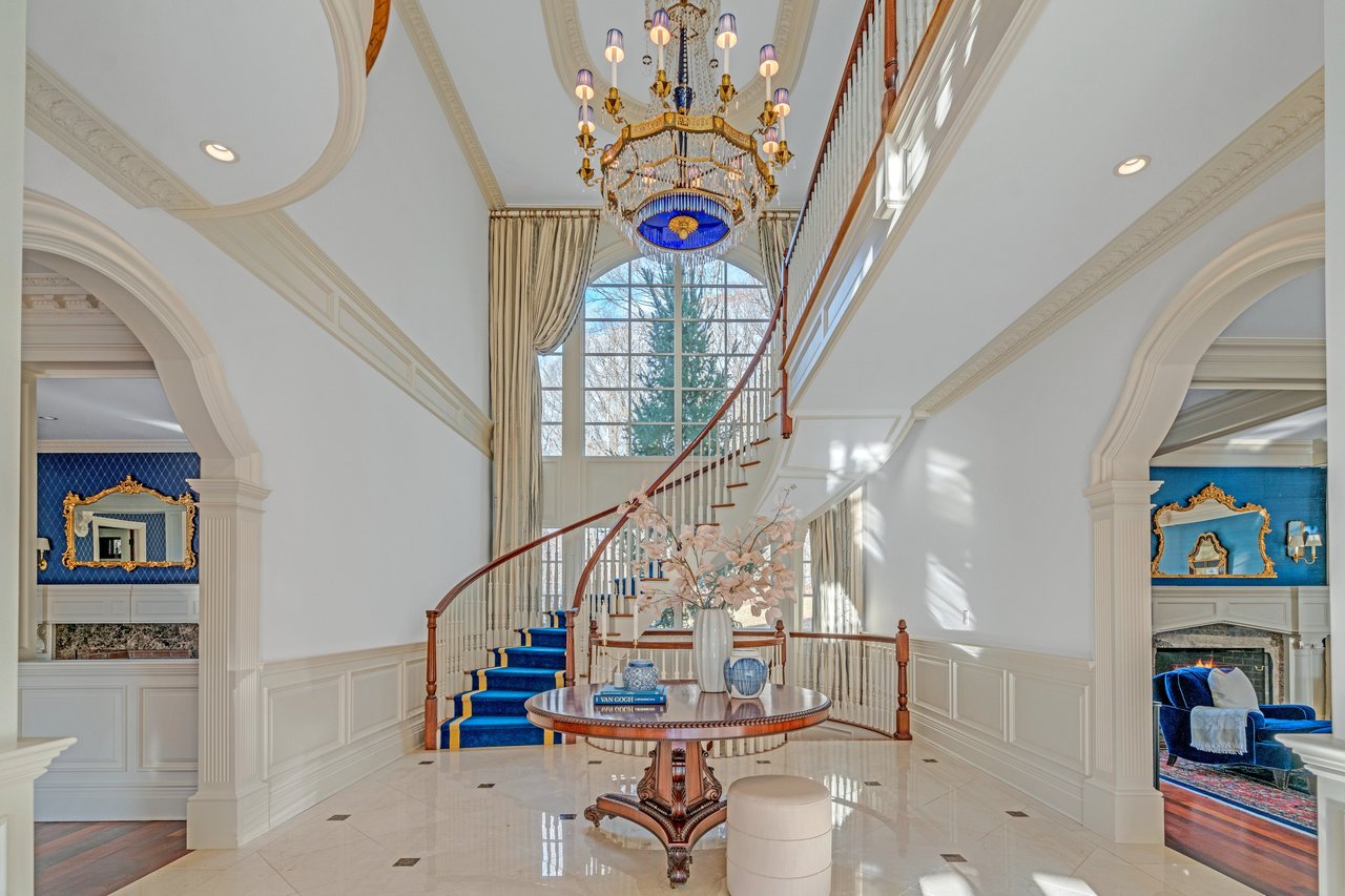 The Elegant One, SADDLE RIVER, NJ