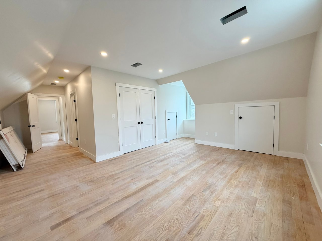 16 Harbor View Street