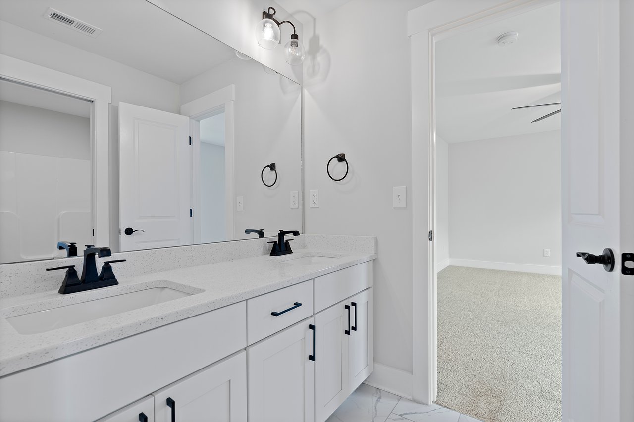 SPACE SPACE SPACE with a Luxury feel! Office AND Bonus Room!Office AND Bonus Room!