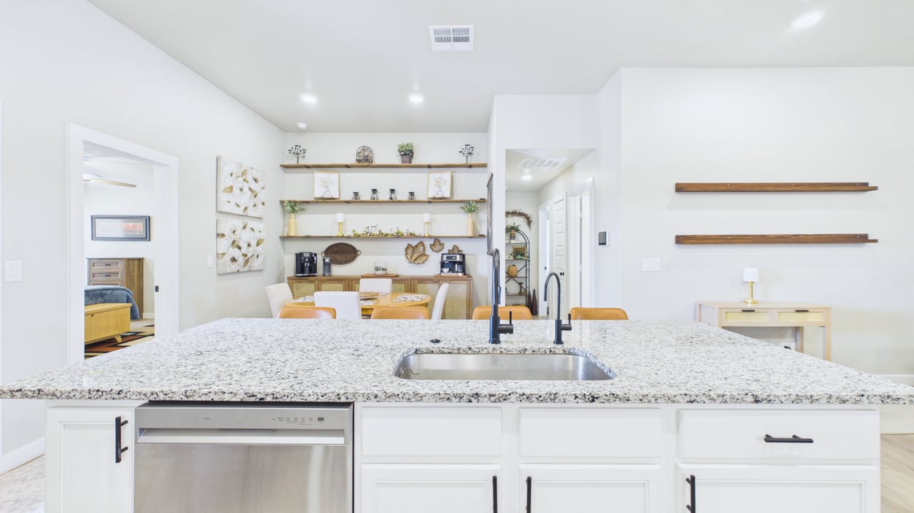 6108 Purtis Creek