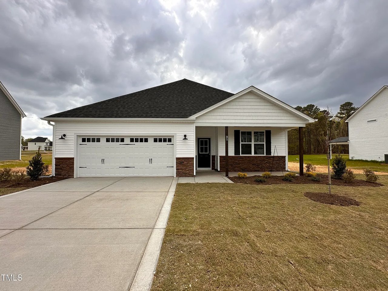 31 Lupin Dr