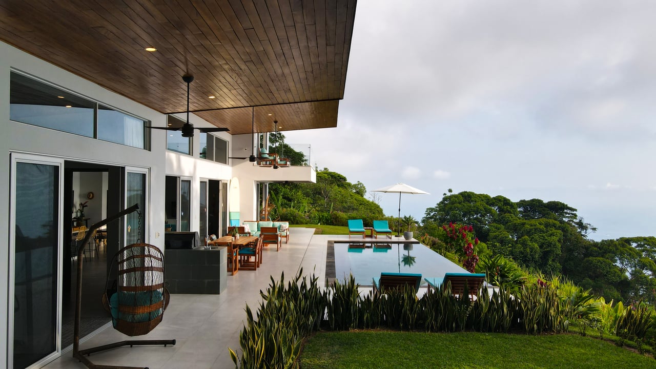 Modern House with Ocean view in Costa Verde Estates