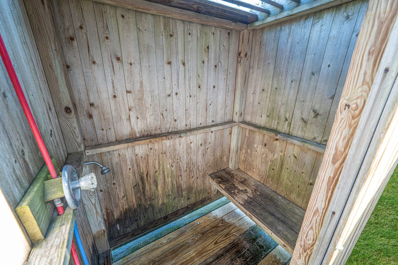 38 W Lighthouse Walk