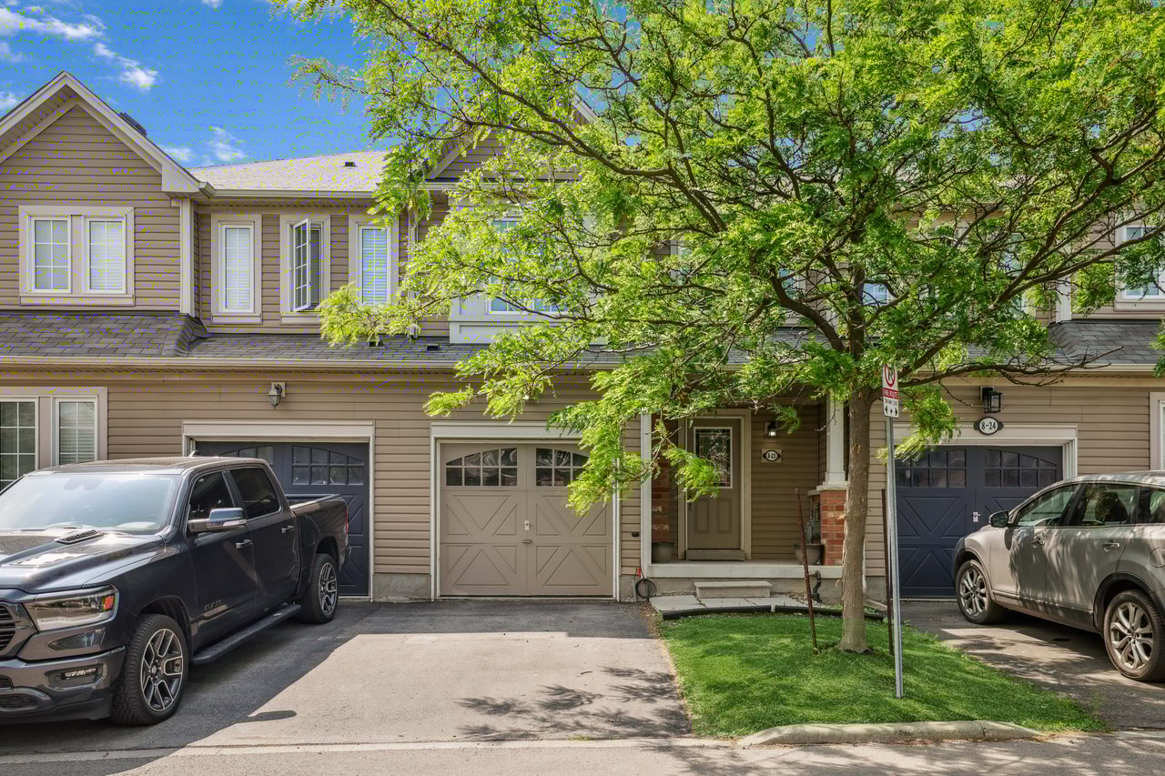 Freehold Townhouse on Quiet Court