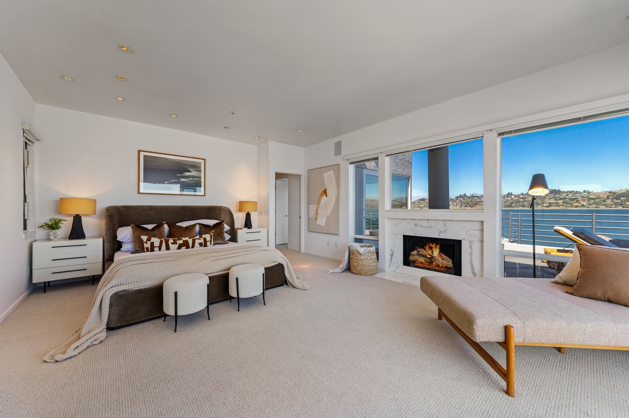 Sweeping Views Across the Bay