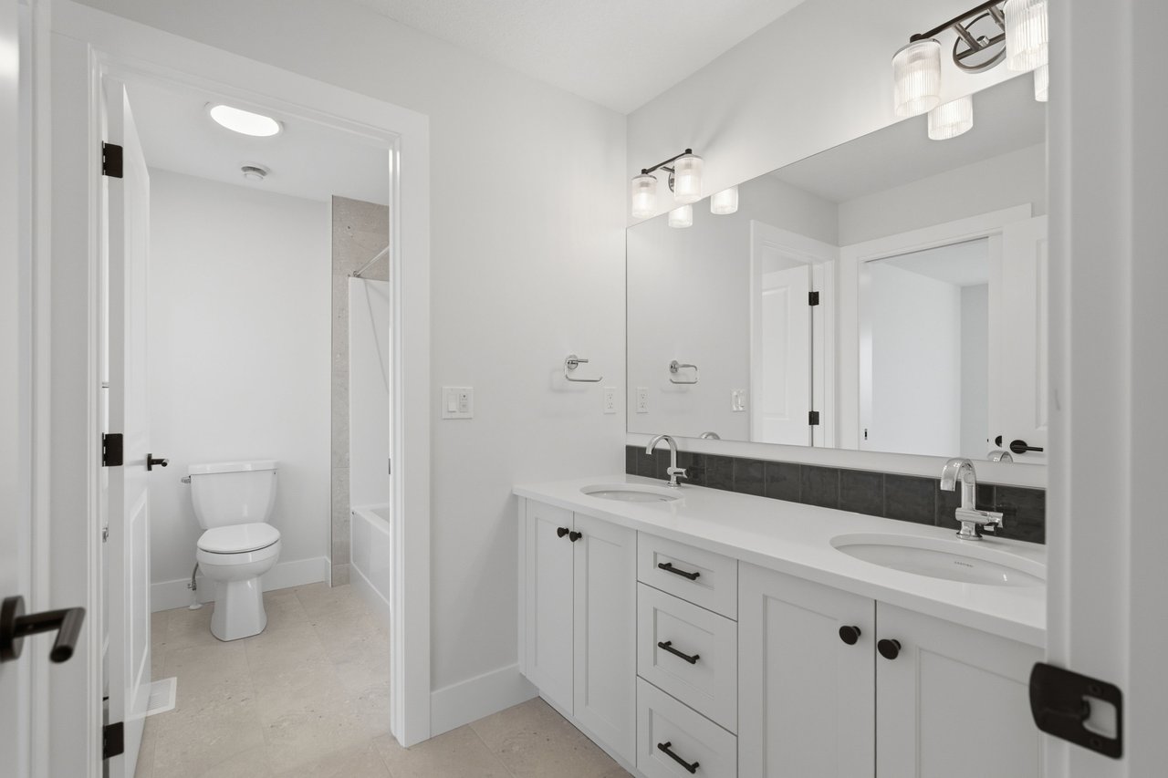 378 Bessborough Drive SW