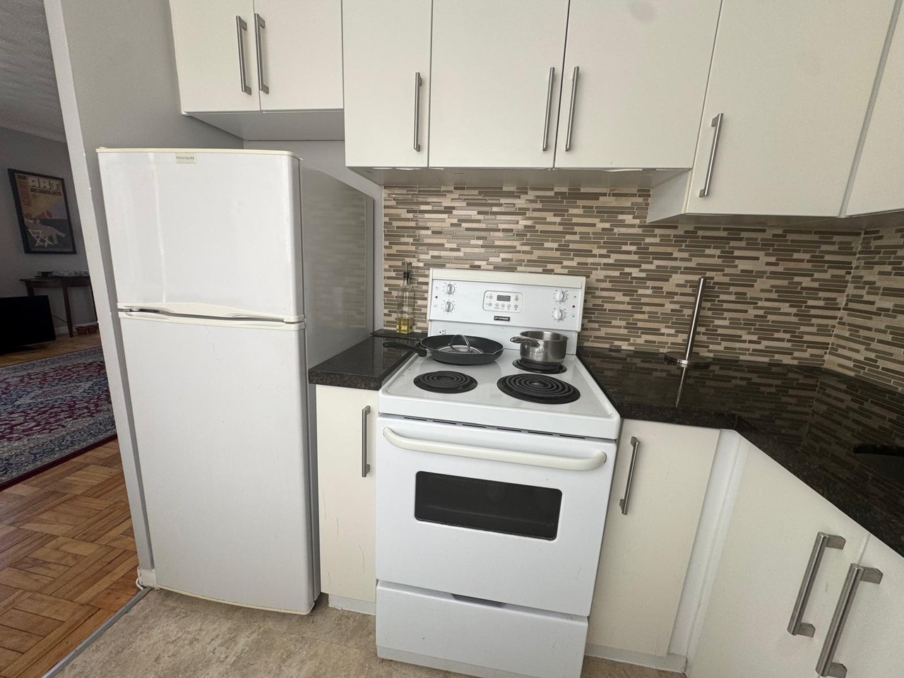 1112 Avenue Road 102