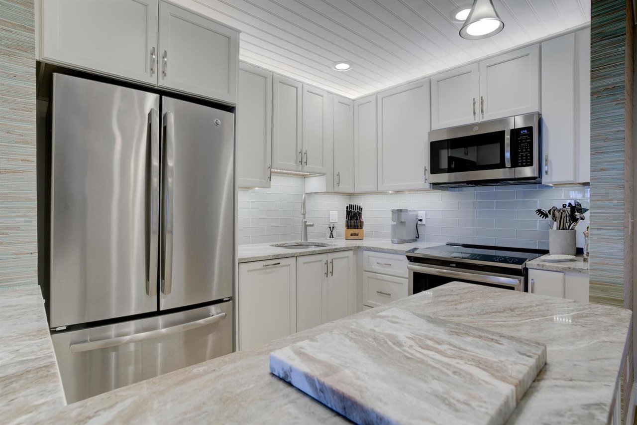 111 Shore Court Ct # 305
